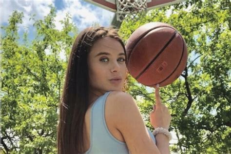 Lana Rhoades Drops More Clues About Which NBA Player Is。